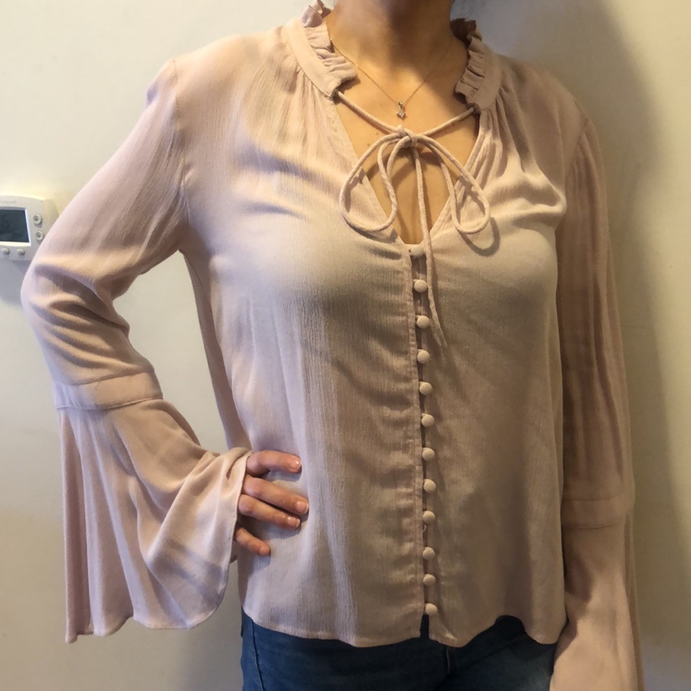 New Comfortable blouse, long sleeves, open front with beautiful buttons,